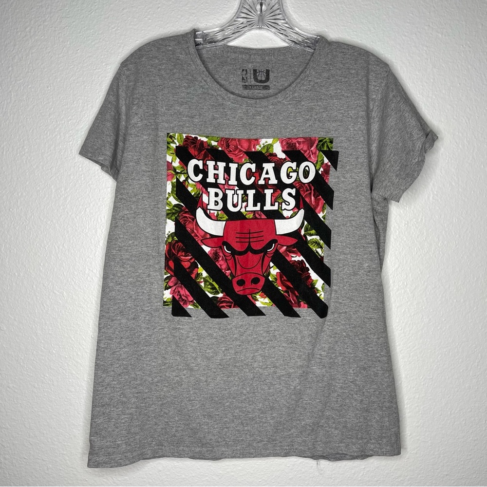 NBA Chicago Bulls Roses Graphic T Shirt Size XL